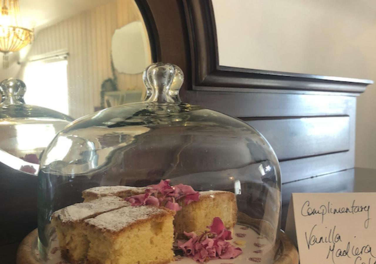 The Pink Cottage Upstairs Suite & Garden Summer Room Whitehead Zewnętrze zdjęcie