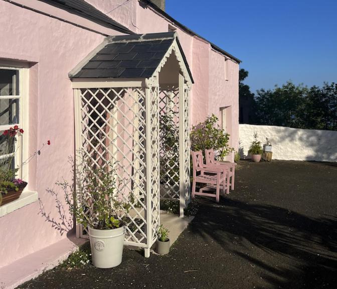 The Pink Cottage Upstairs Suite & Garden Summer Room Whitehead Zewnętrze zdjęcie