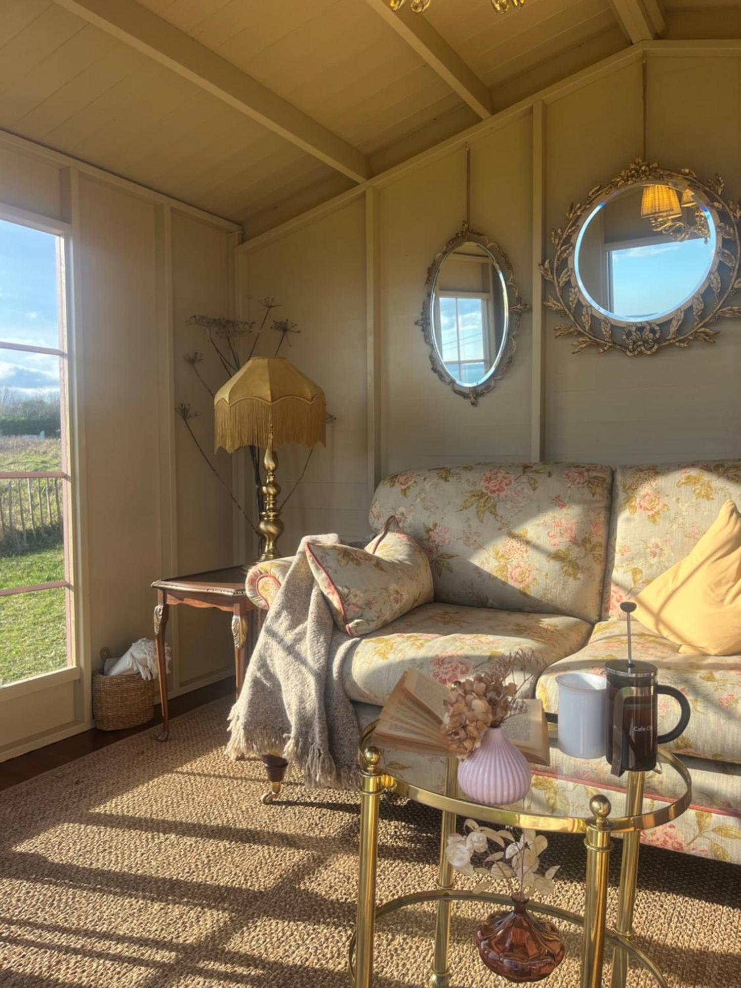 The Pink Cottage Upstairs Suite & Garden Summer Room Whitehead Zewnętrze zdjęcie