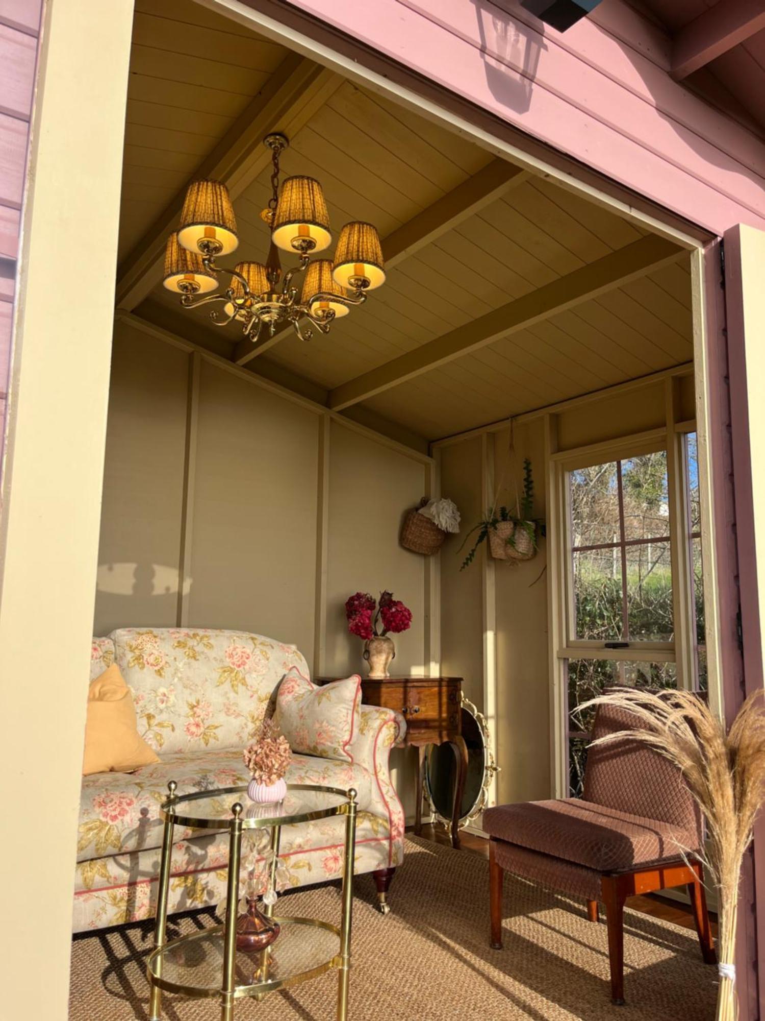 The Pink Cottage Upstairs Suite & Garden Summer Room Whitehead Zewnętrze zdjęcie